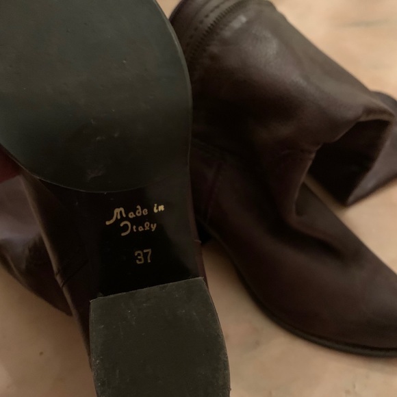 Brown leather boots made in Italy 🤌🏽 - Picture 2 of 2